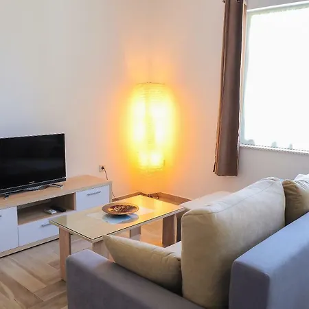 Apartment Neva *
